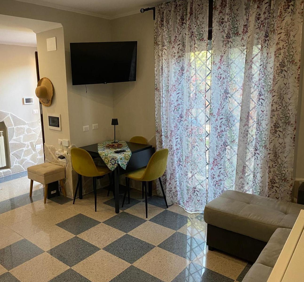 Apartment Holy Isle Garden Fiumicino